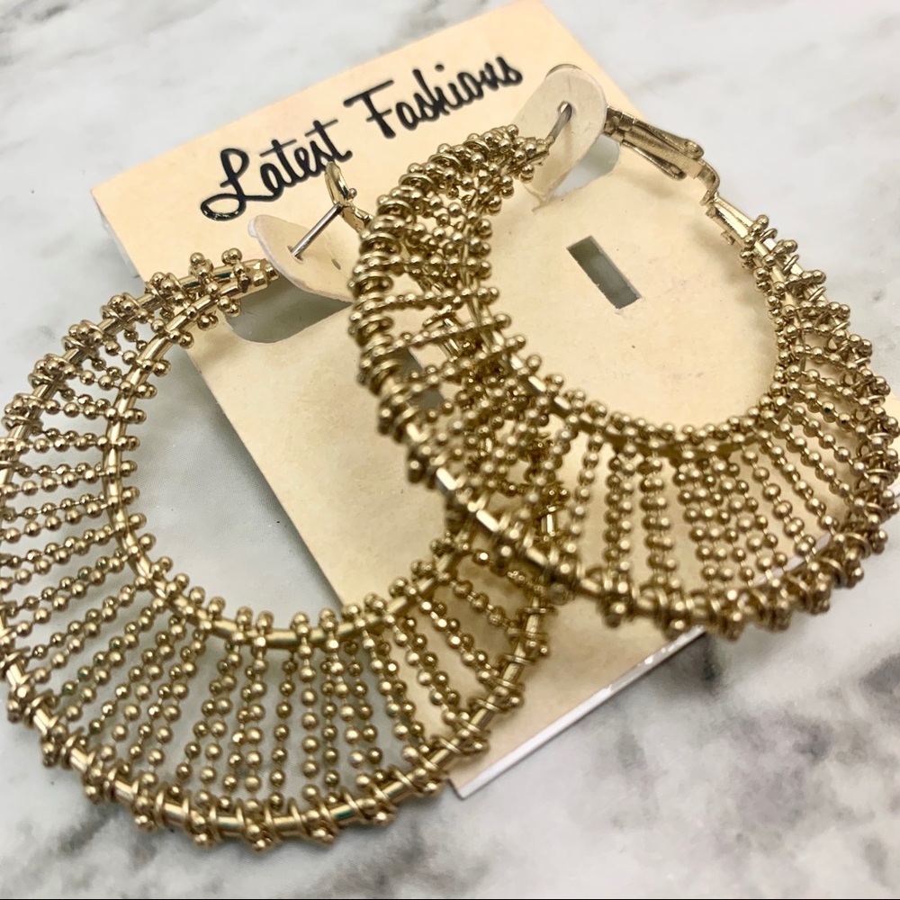 NWT Latest Fashion gold stud texture hoop earrings